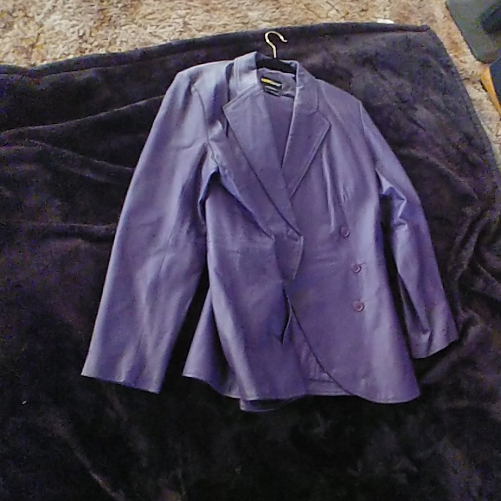 Metrostyle 2 piece skirt set 100% leather